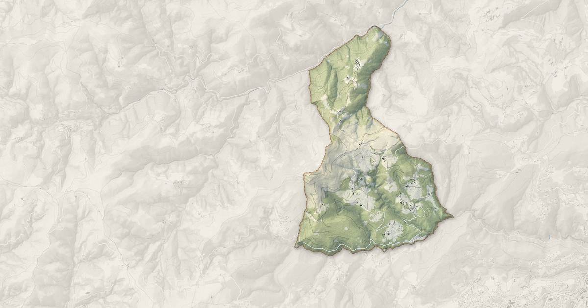 Portrait cartographique de Creysseilles : relief, eau, forêts, bâti et voies, calculés à partir des données de l'IGN