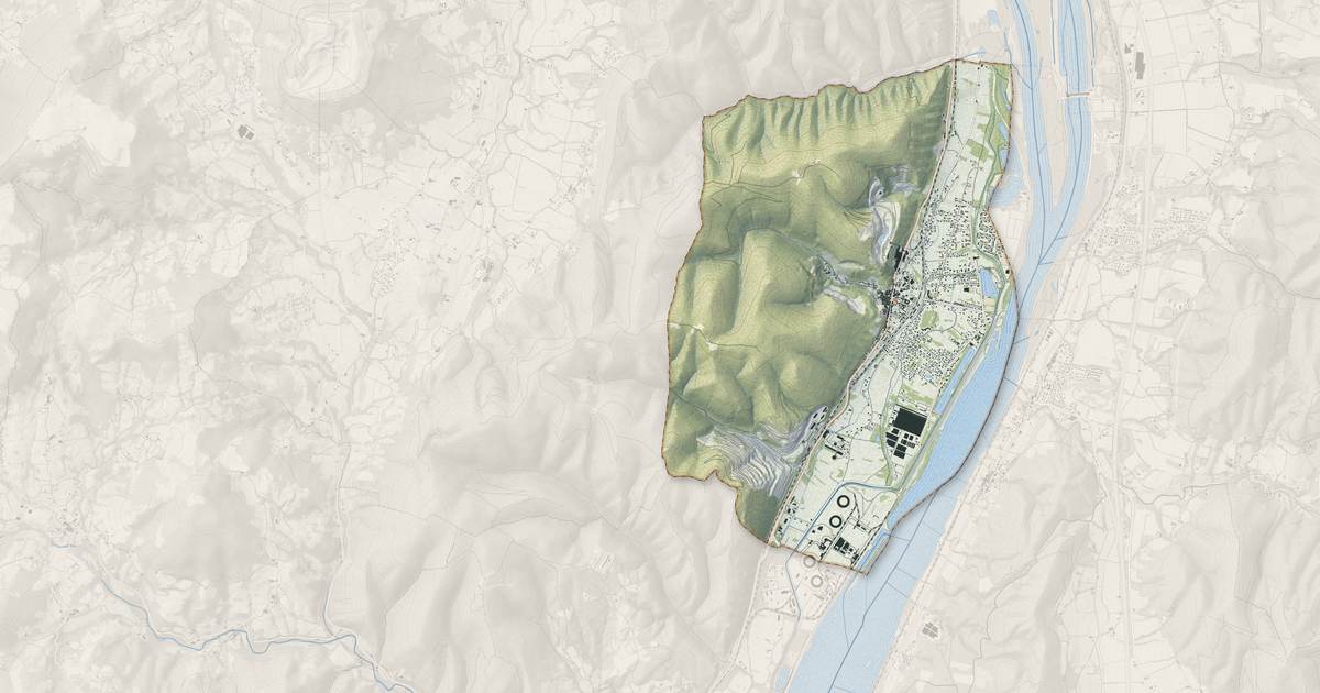 Portrait cartographique de Cruas : relief, eau, forêts, bâti et voies, calculés à partir des données de l'IGN