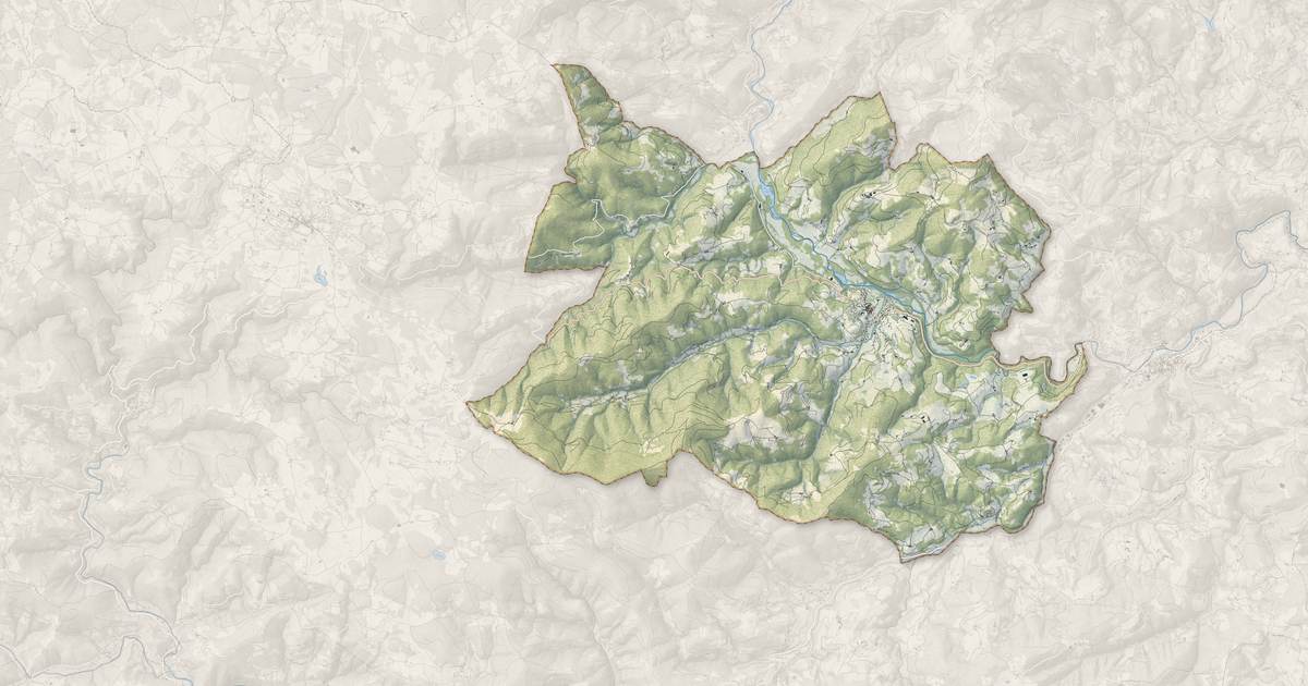 Portrait cartographique de Désaignes : relief, eau, forêts, bâti et voies, calculés à partir des données de l'IGN