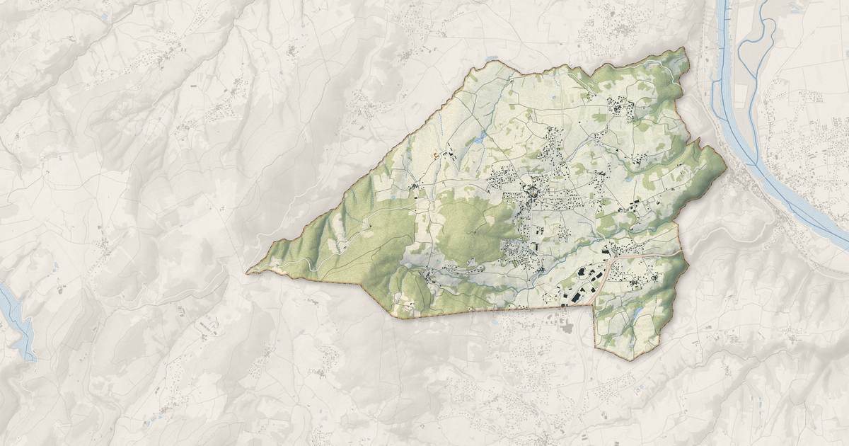 Portrait cartographique de Félines : relief, eau, forêts, bâti et voies, calculés à partir des données de l'IGN