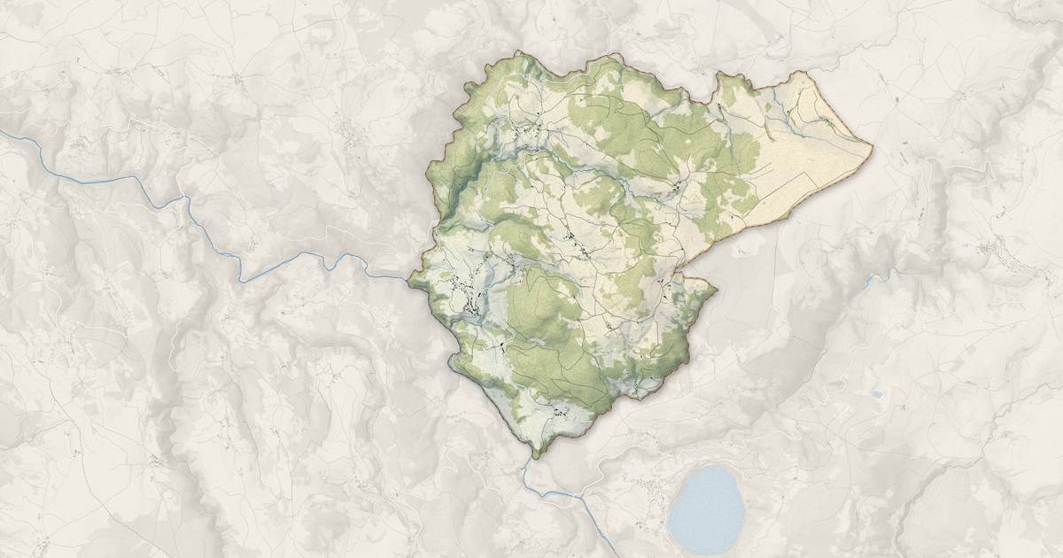 Portrait cartographique de Issarlès : relief, eau, forêts, bâti et voies, calculés à partir des données de l'IGN