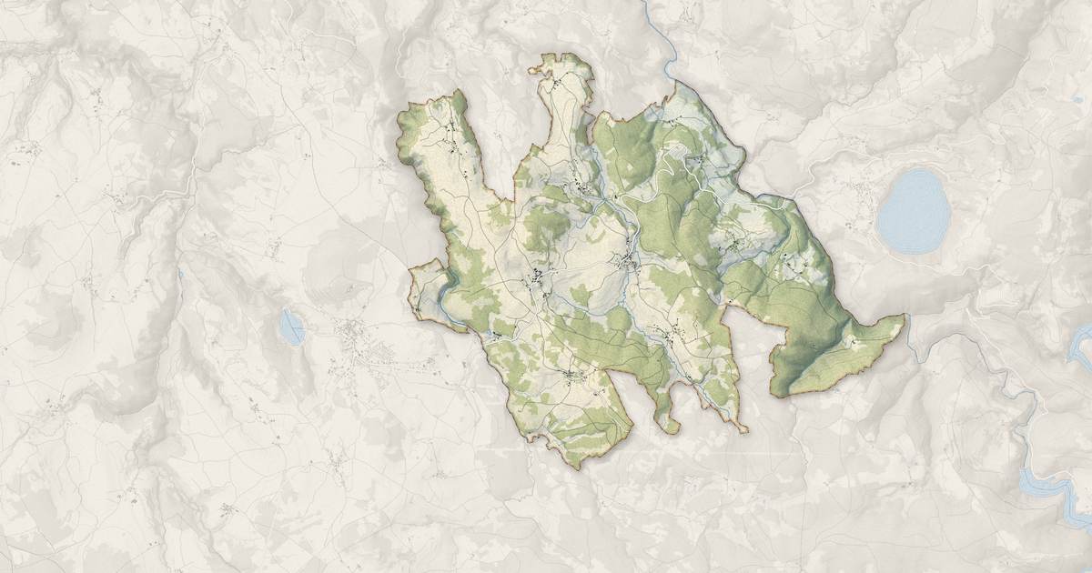 Portrait cartographique de Lachapelle-Graillouse : relief, eau, forêts, bâti et voies, calculés à partir des données de l'IGN