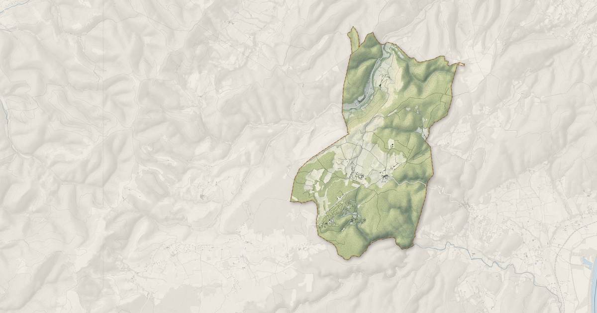 Portrait cartographique de Larnas : relief, eau, forêts, bâti et voies, calculés à partir des données de l'IGN