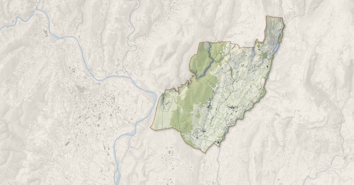 Portrait cartographique de Lussas : relief, eau, forêts, bâti et voies, calculés à partir des données de l'IGN