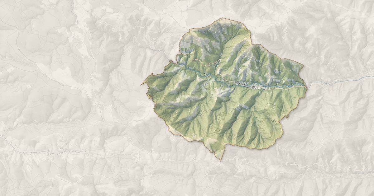 Portrait cartographique de Mayres : relief, eau, forêts, bâti et voies, calculés à partir des données de l'IGN