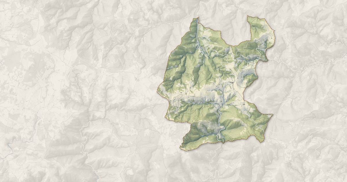 Portrait cartographique de Mézilhac : relief, eau, forêts, bâti et voies, calculés à partir des données de l'IGN