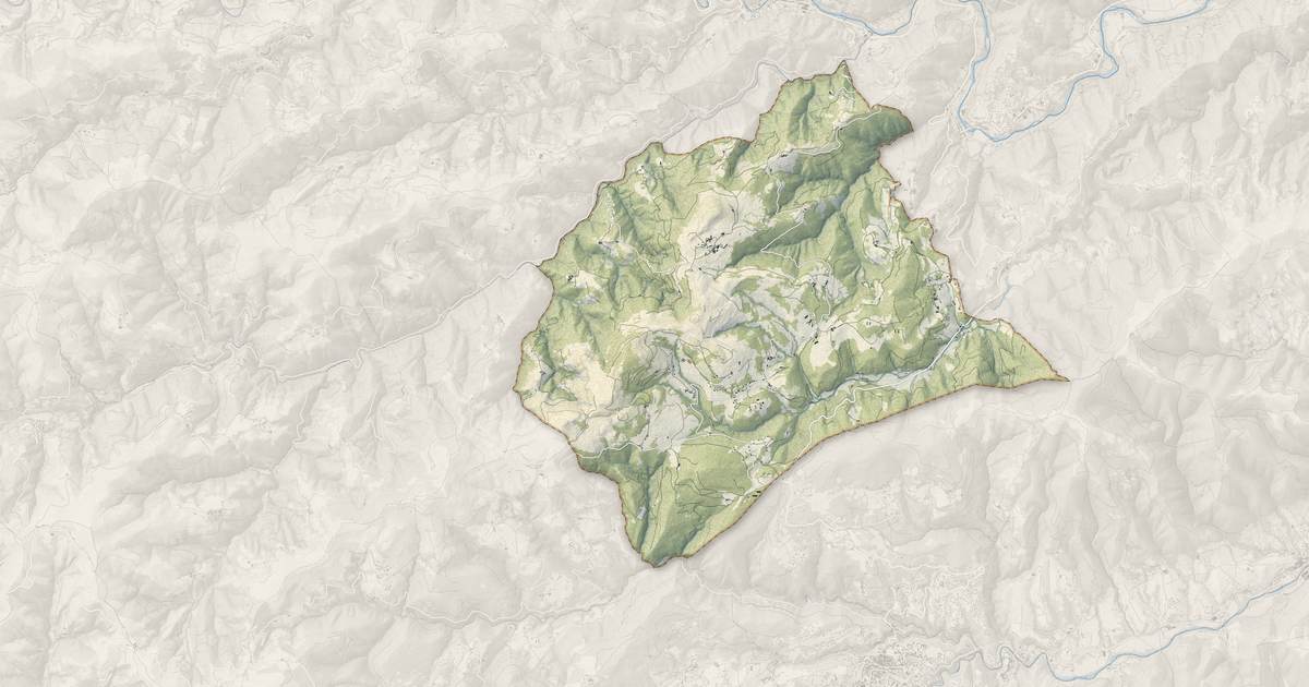 Portrait cartographique de Pranles : relief, eau, forêts, bâti et voies, calculés à partir des données de l'IGN
