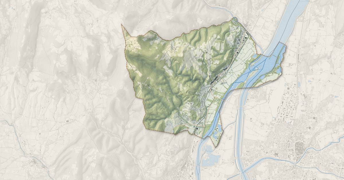Portrait cartographique de Rochemaure : relief, eau, forêts, bâti et voies, calculés à partir des données de l'IGN
