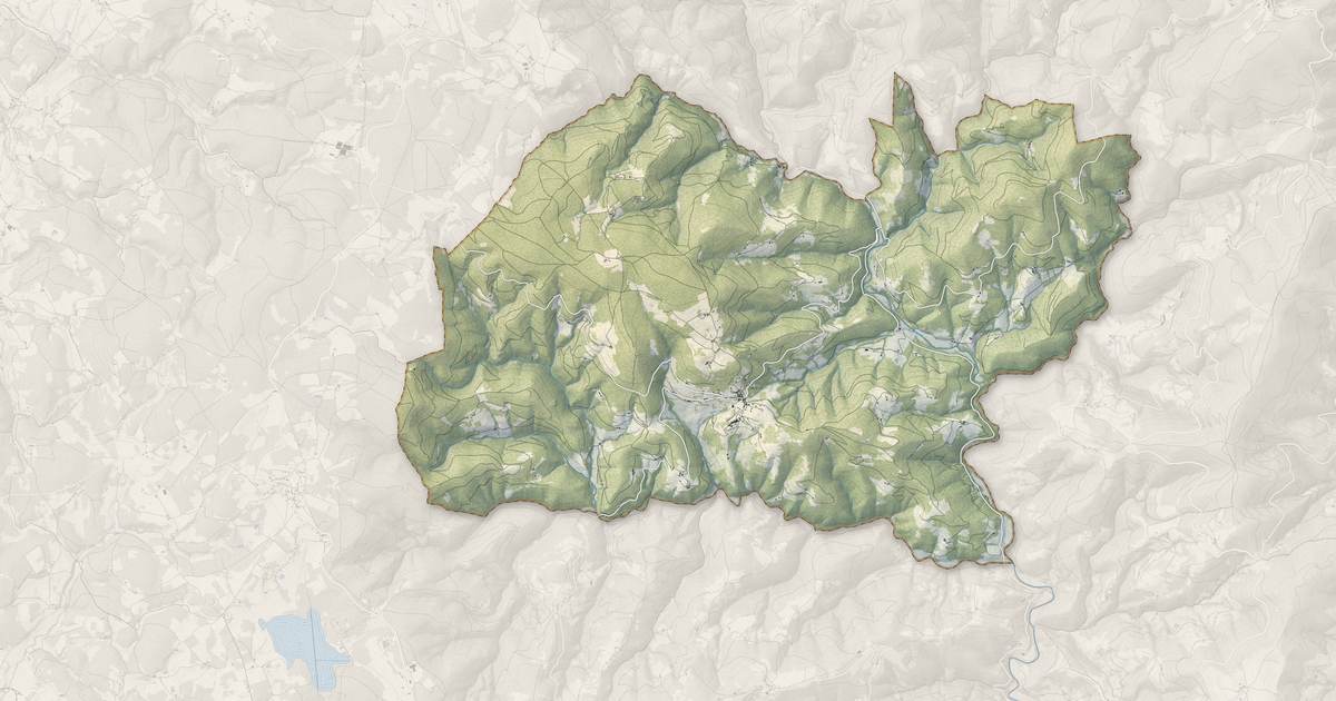 Portrait cartographique de Rochepaule : relief, eau, forêts, bâti et voies, calculés à partir des données de l'IGN