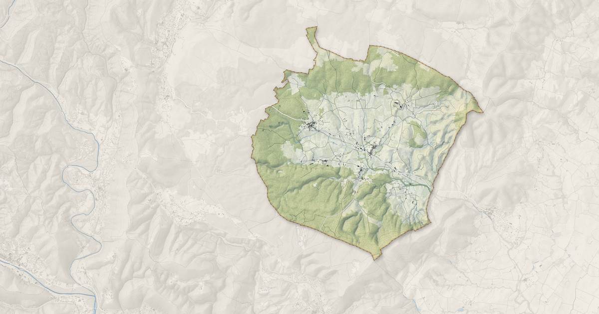 Portrait cartographique de Saint-André-de-Cruzières : relief, eau, forêts, bâti et voies, calculés à partir des données de l'IGN