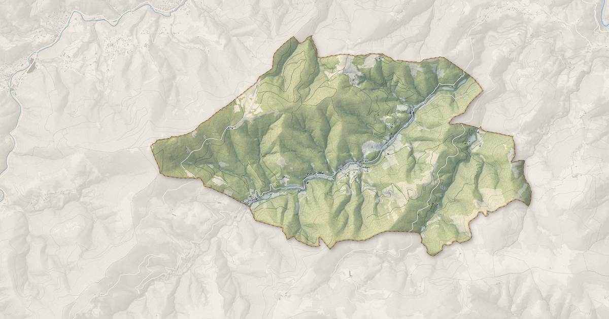 Portrait cartographique de Saint-Christol : relief, eau, forêts, bâti et voies, calculés à partir des données de l'IGN