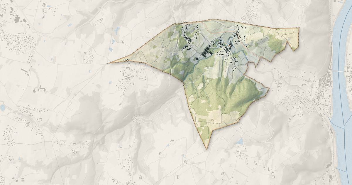 Portrait cartographique de Saint-Étienne-de-Valoux : relief, eau, forêts, bâti et voies, calculés à partir des données de l'IGN