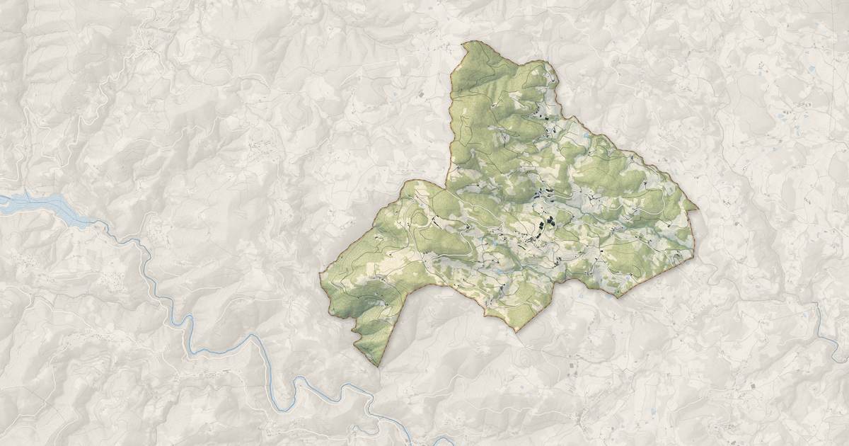Portrait cartographique de Saint-Jean-Chambre : relief, eau, forêts, bâti et voies, calculés à partir des données de l'IGN