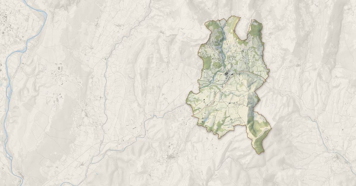 Portrait cartographique de Saint-Jean-le-Centenier : relief, eau, forêts, bâti et voies, calculés à partir des données de l'IGN