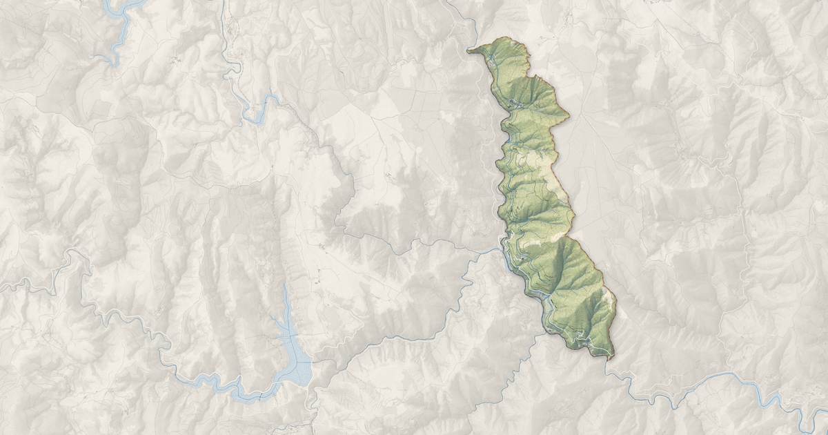 Portrait cartographique de Sainte-Marguerite-Lafigère : relief, eau, forêts, bâti et voies, calculés à partir des données de l'IGN