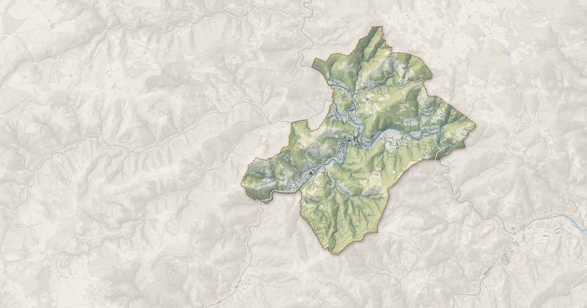 Portrait cartographique de Saint-Martin-de-Valamas : relief, eau, forêts, bâti et voies, calculés à partir des données de l'IGN