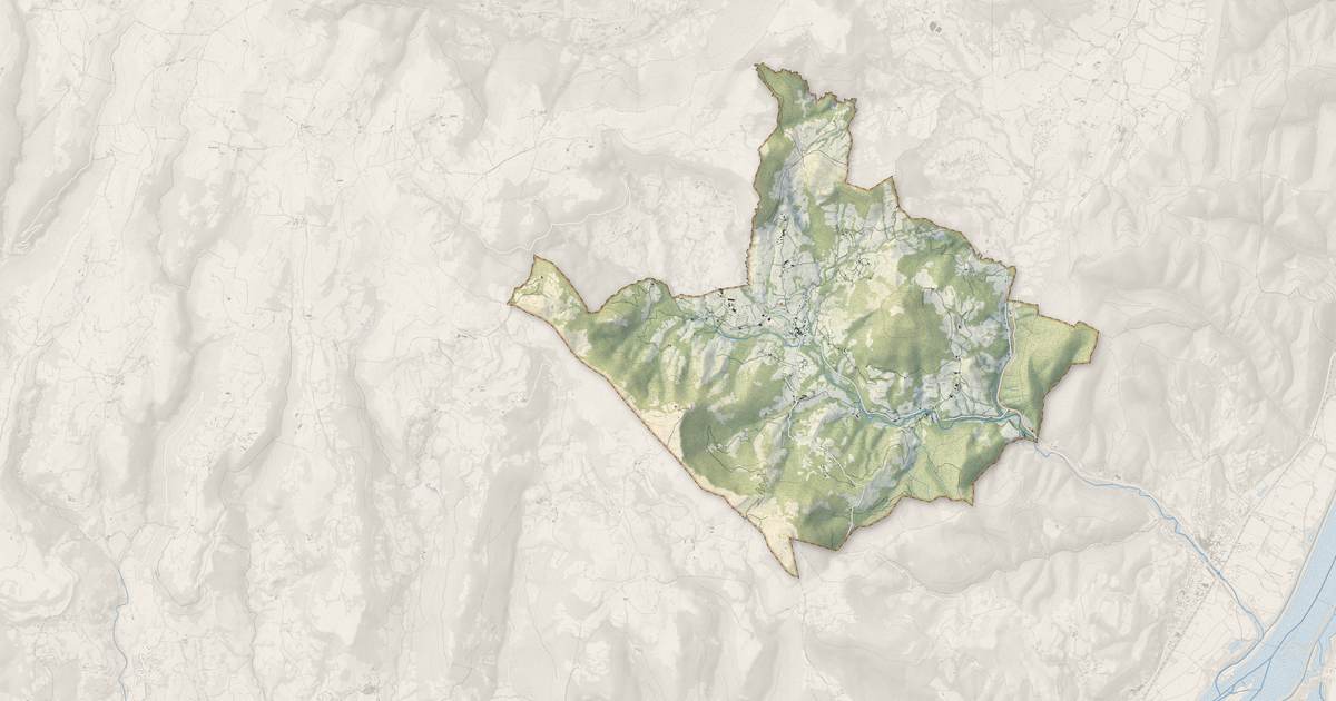 Portrait cartographique de Saint-Martin-sur-Lavezon : relief, eau, forêts, bâti et voies, calculés à partir des données de l'IGN