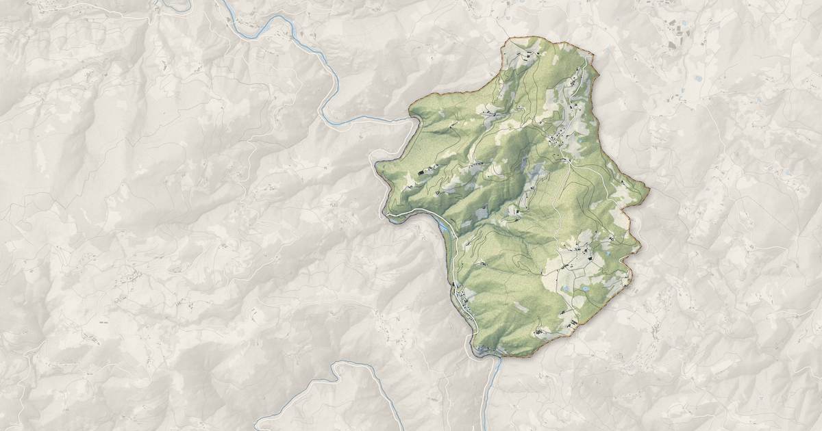 Portrait cartographique de Saint-Maurice-en-Chalencon : relief, eau, forêts, bâti et voies, calculés à partir des données de l'IGN