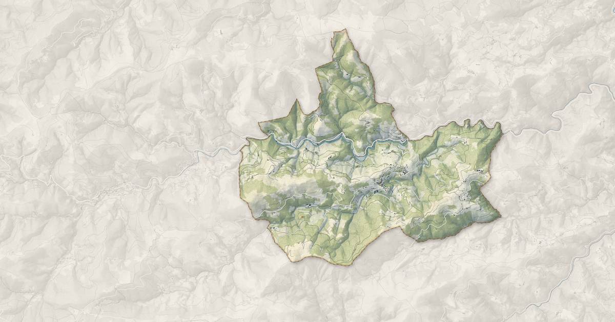 Portrait cartographique de Saint-Pierreville : relief, eau, forêts, bâti et voies, calculés à partir des données de l'IGN
