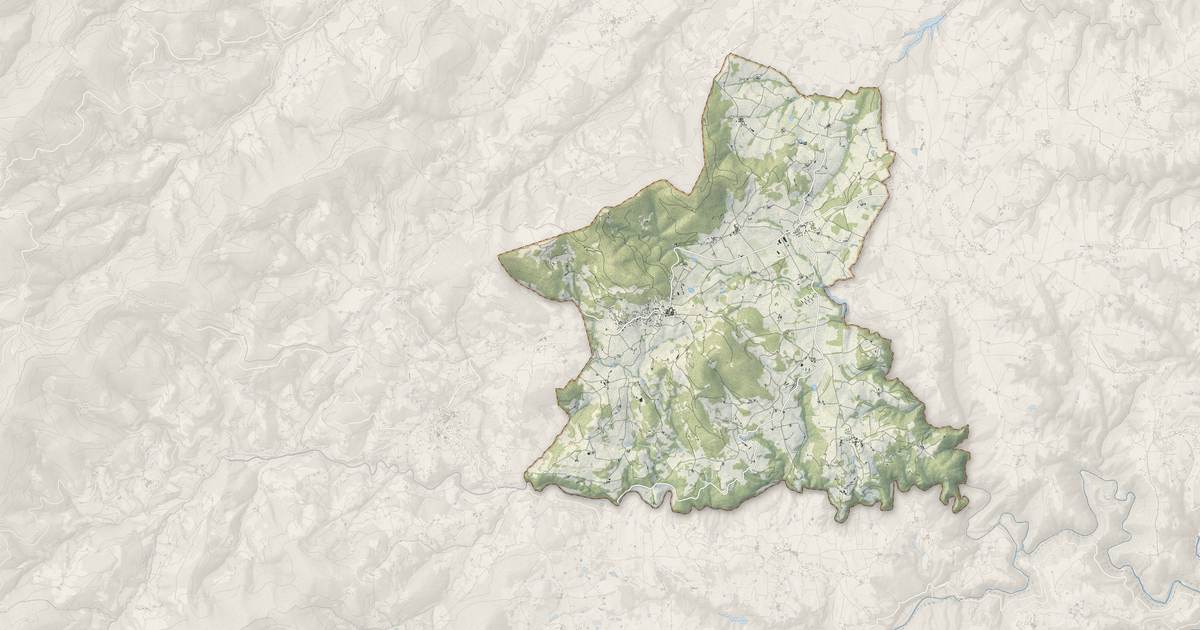 Portrait cartographique de Saint-Victor : relief, eau, forêts, bâti et voies, calculés à partir des données de l'IGN