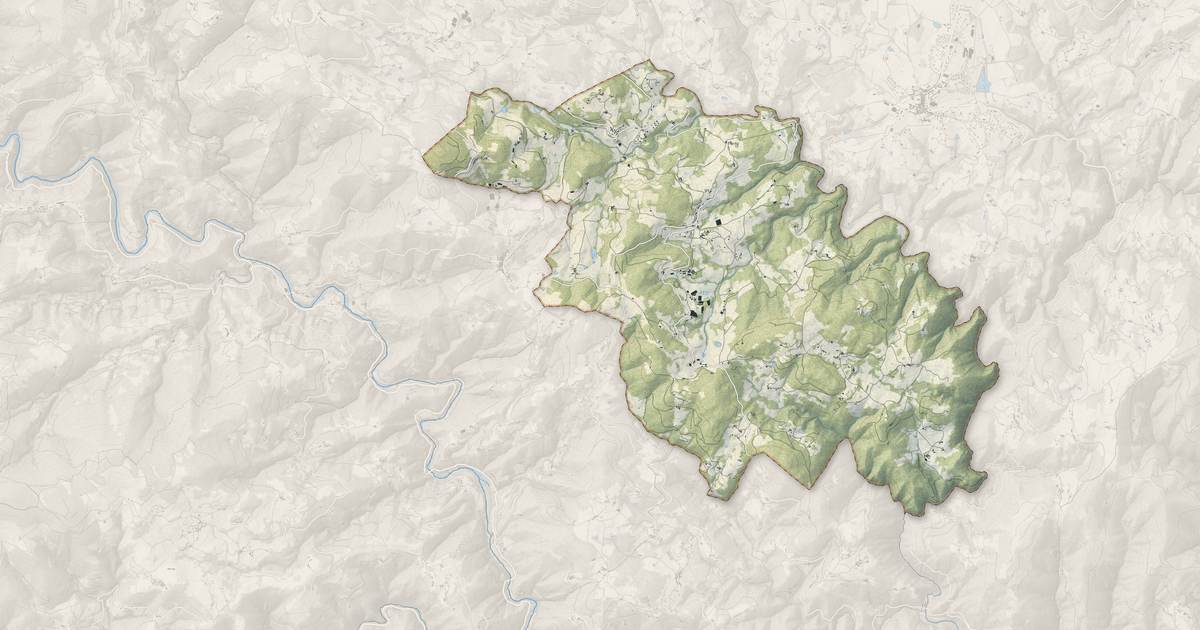 Portrait cartographique de Silhac : relief, eau, forêts, bâti et voies, calculés à partir des données de l'IGN