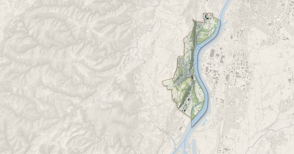 Portrait cartographique de Soyons : relief, eau, forêts, bâti et voies, calculés à partir des données de l'IGN