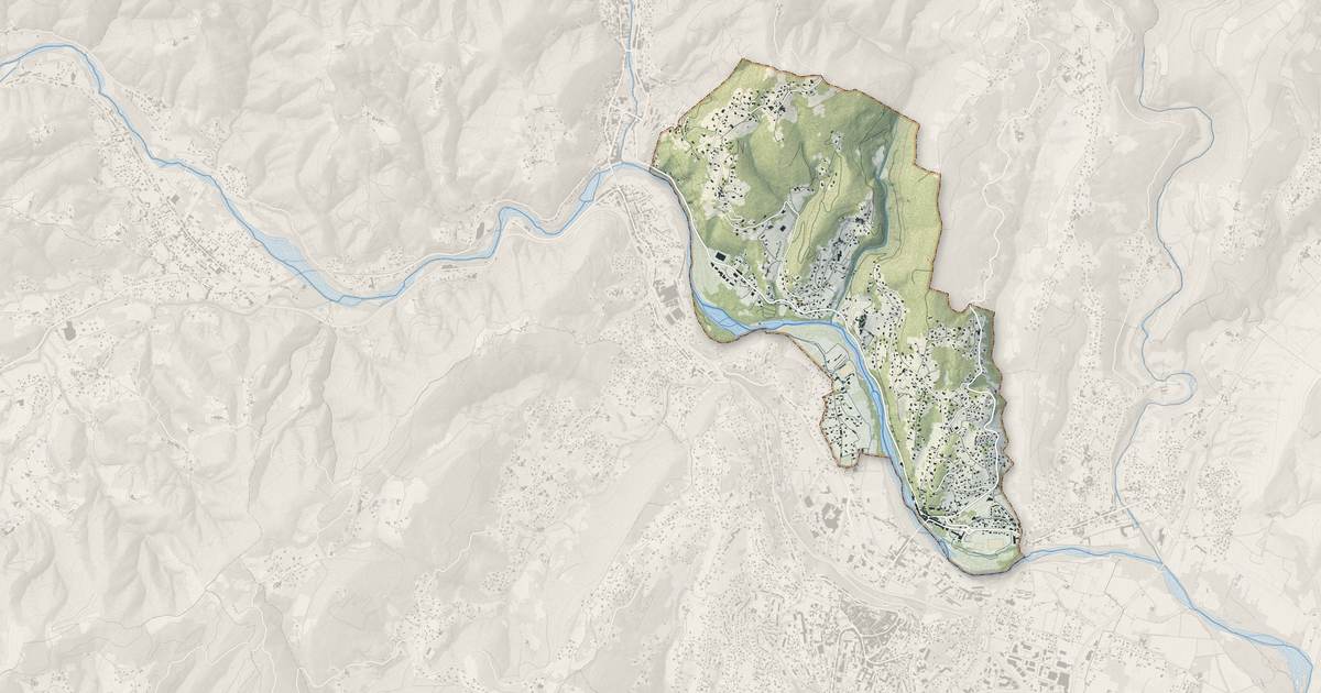 Portrait cartographique de Ucel : relief, eau, forêts, bâti et voies, calculés à partir des données de l'IGN