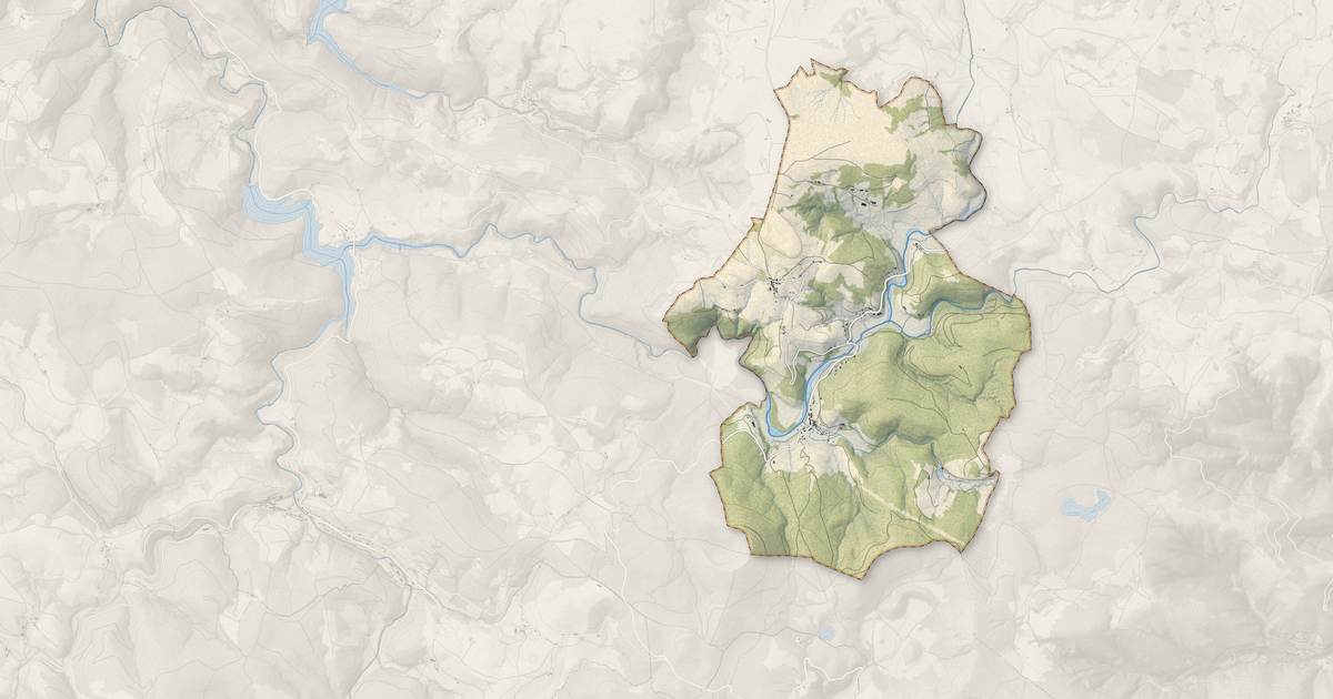 Portrait cartographique de Usclades-et-Rieutord : relief, eau, forêts, bâti et voies, calculés à partir des données de l'IGN