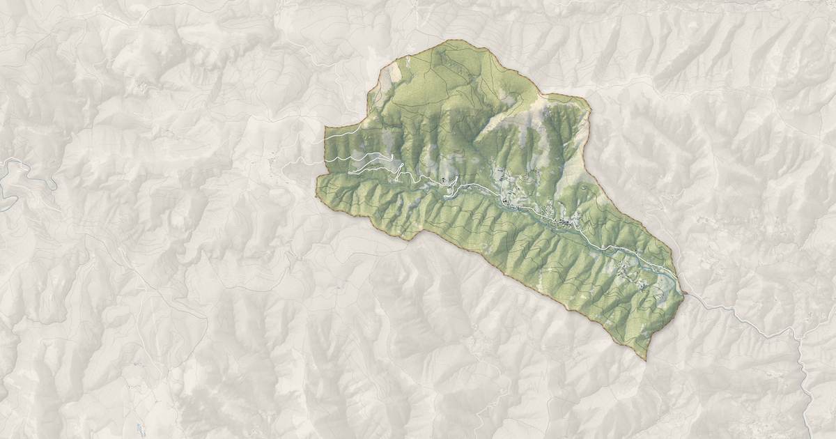 Portrait cartographique de Valgorge : relief, eau, forêts, bâti et voies, calculés à partir des données de l'IGN