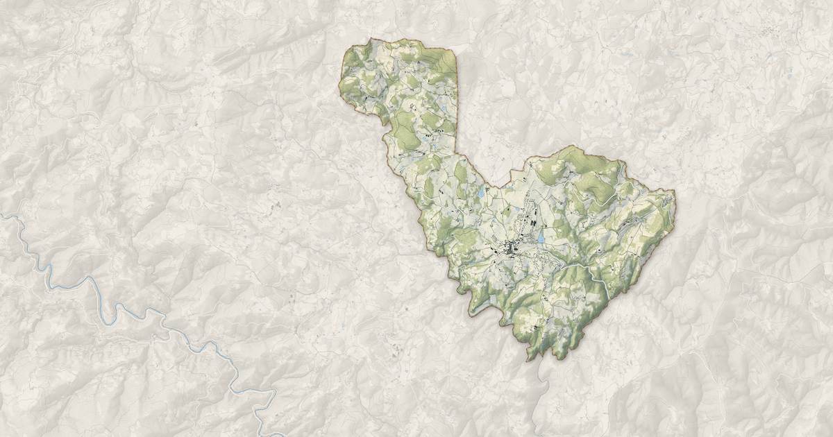 Portrait cartographique de Vernoux-en-Vivarais : relief, eau, forêts, bâti et voies, calculés à partir des données de l'IGN