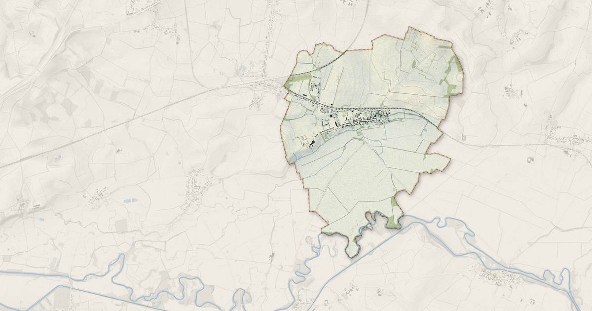 Portrait cartographique de Amagne : relief, eau, forêts, bâti et voies, calculés à partir des données de l'IGN