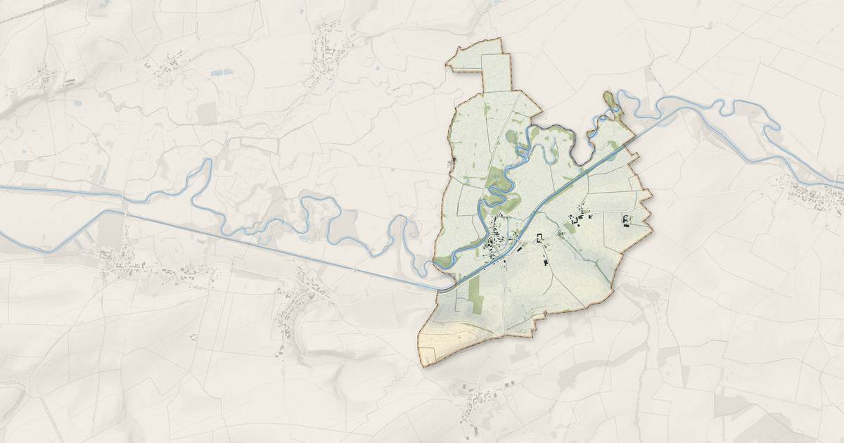 Portrait cartographique de Ambly-Fleury : relief, eau, forêts, bâti et voies, calculés à partir des données de l'IGN