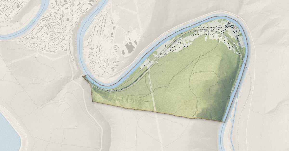 Portrait cartographique de Anchamps : relief, eau, forêts, bâti et voies, calculés à partir des données de l'IGN
