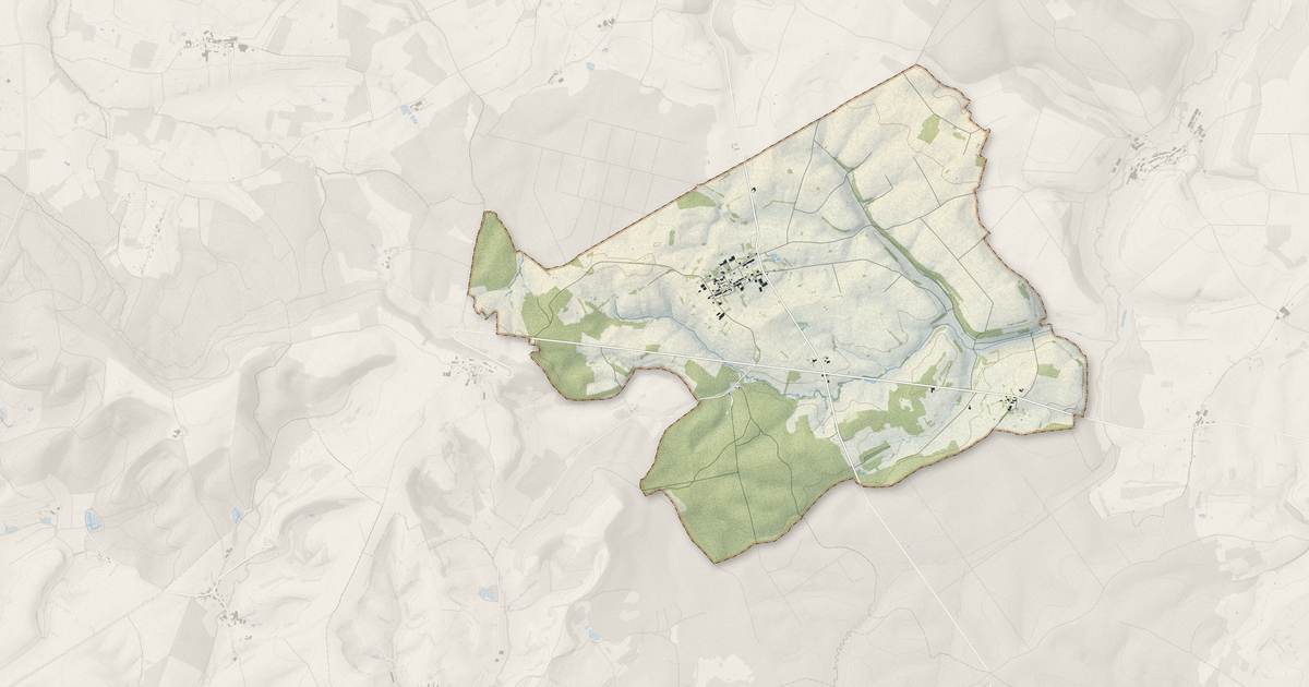 Portrait cartographique de La Besace : relief, eau, forêts, bâti et voies, calculés à partir des données de l'IGN