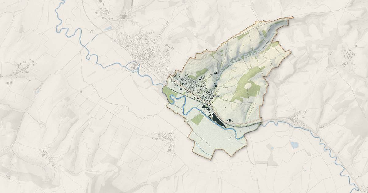 Portrait cartographique de Blagny : relief, eau, forêts, bâti et voies, calculés à partir des données de l'IGN
