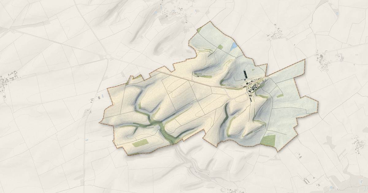 Portrait cartographique de Bourcq : relief, eau, forêts, bâti et voies, calculés à partir des données de l'IGN