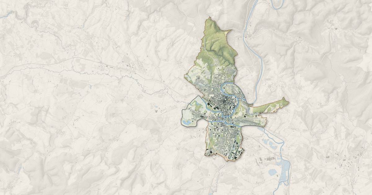 Portrait cartographique de Charleville-Mézières : relief, eau, forêts, bâti et voies, calculés à partir des données de l'IGN