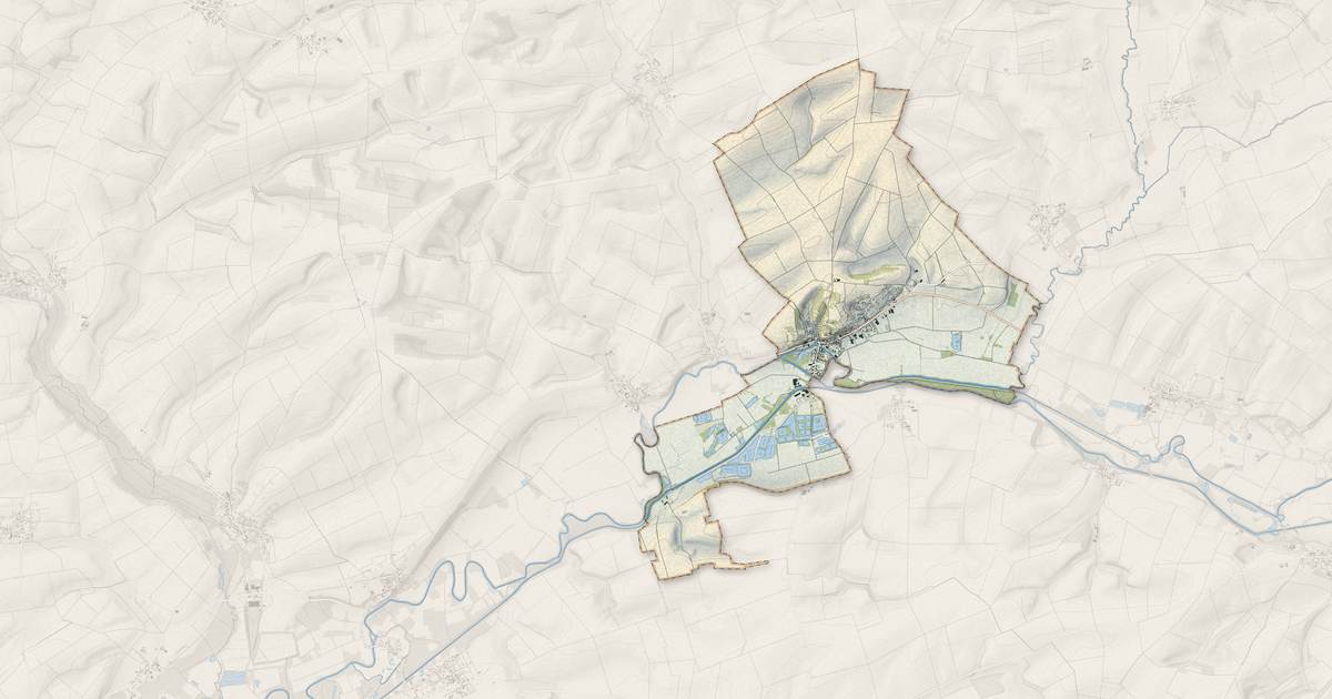 Portrait cartographique de Château-Porcien : relief, eau, forêts, bâti et voies, calculés à partir des données de l'IGN