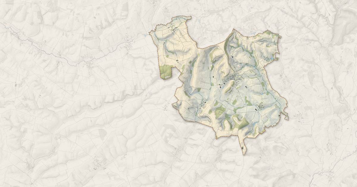 Portrait cartographique de Chaumont-Porcien : relief, eau, forêts, bâti et voies, calculés à partir des données de l'IGN
