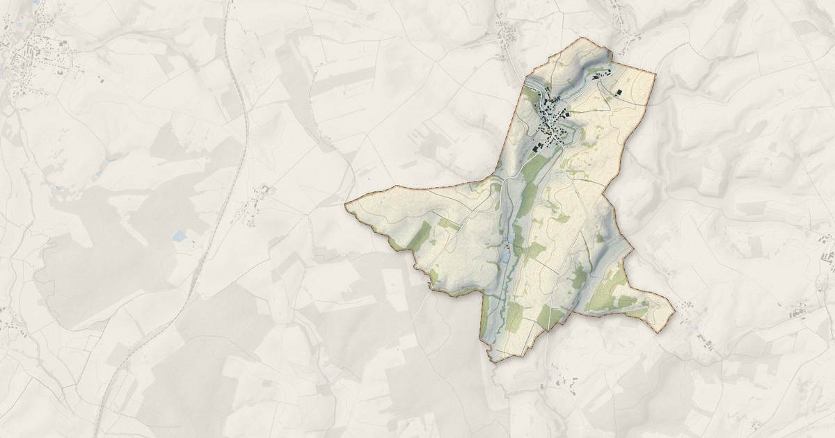 Portrait cartographique de Chesnois-Auboncourt : relief, eau, forêts, bâti et voies, calculés à partir des données de l'IGN