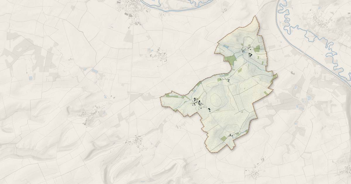 Portrait cartographique de Chuffilly-Roche : relief, eau, forêts, bâti et voies, calculés à partir des données de l'IGN