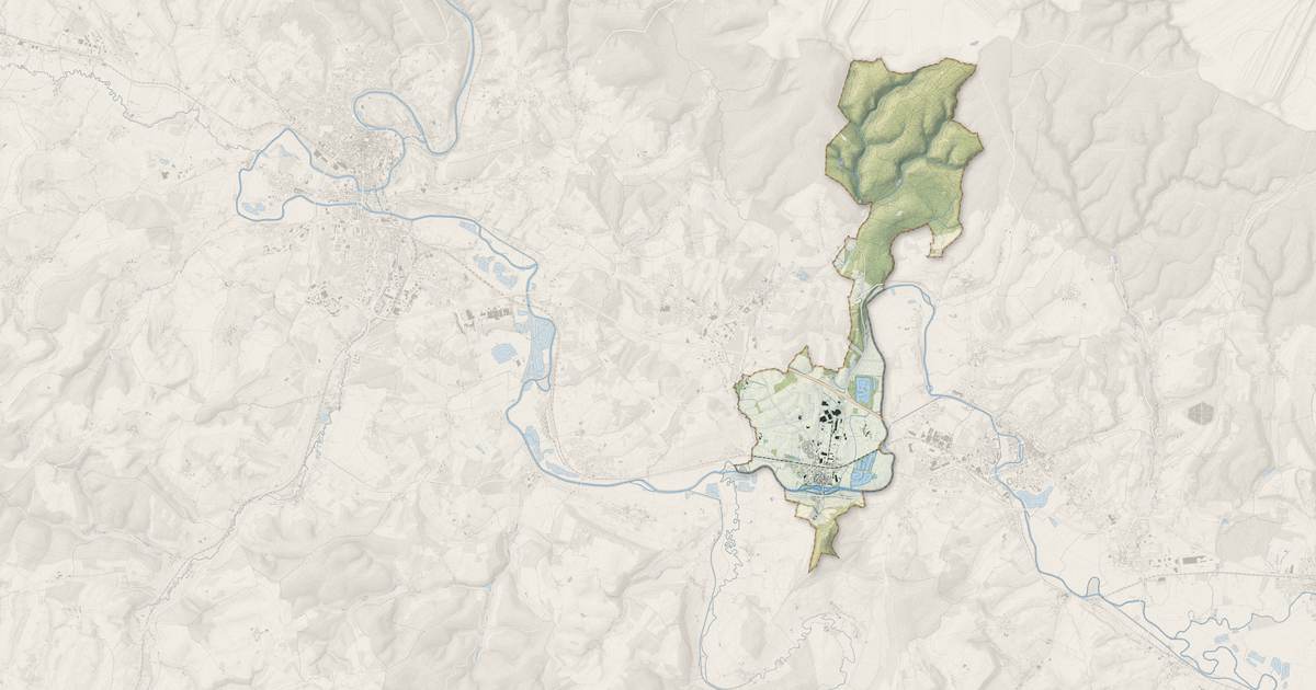 Portrait cartographique de Donchery : relief, eau, forêts, bâti et voies, calculés à partir des données de l'IGN
