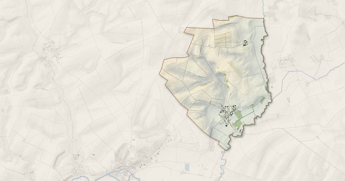 Portrait cartographique de Écly : relief, eau, forêts, bâti et voies, calculés à partir des données de l'IGN