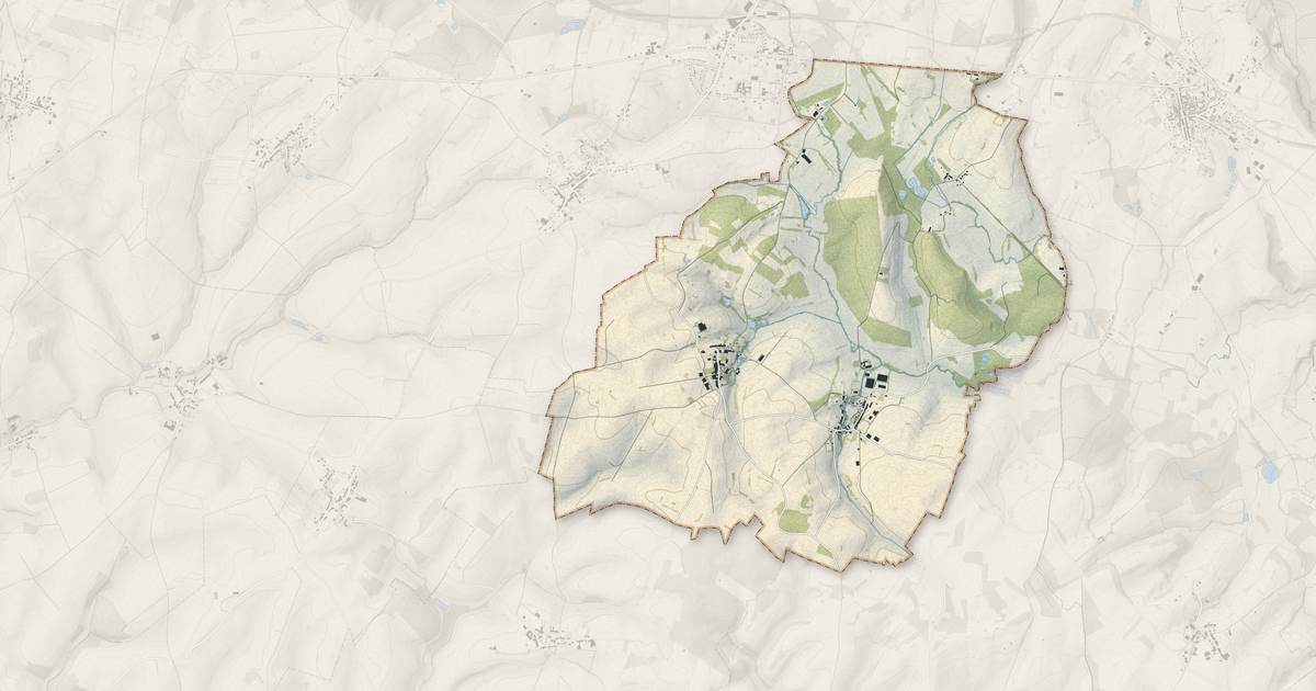 Portrait cartographique de Girondelle : relief, eau, forêts, bâti et voies, calculés à partir des données de l'IGN