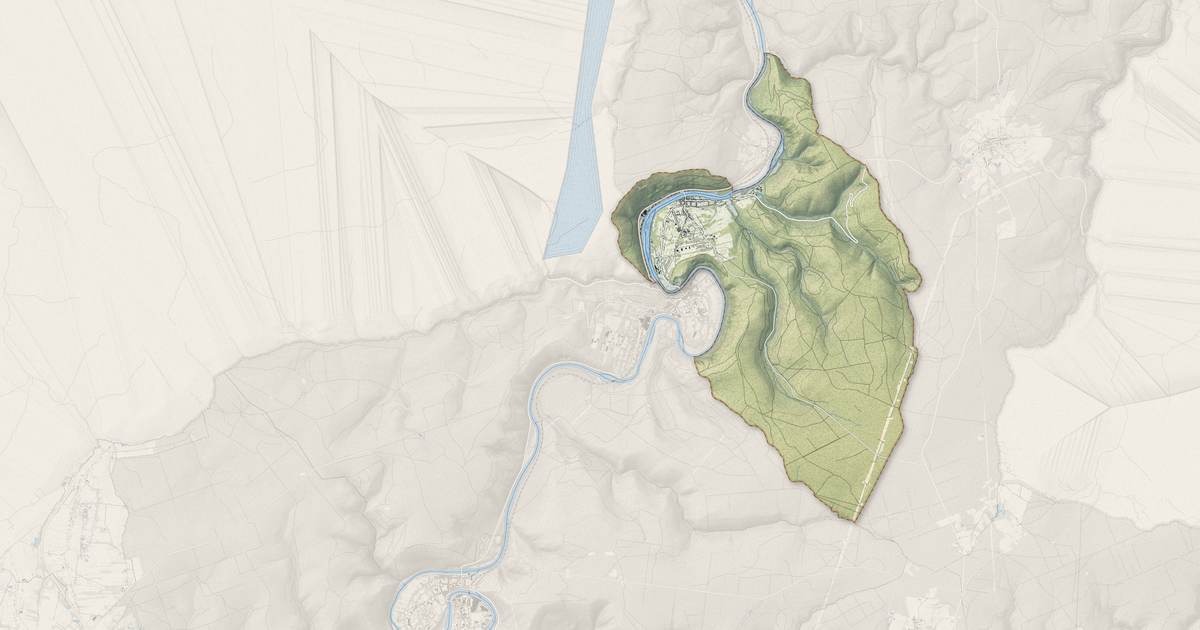 Portrait cartographique de Haybes : relief, eau, forêts, bâti et voies, calculés à partir des données de l'IGN