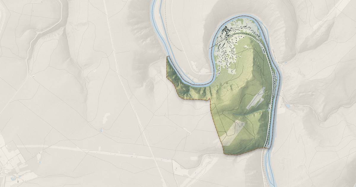 Portrait cartographique de Laifour : relief, eau, forêts, bâti et voies, calculés à partir des données de l'IGN