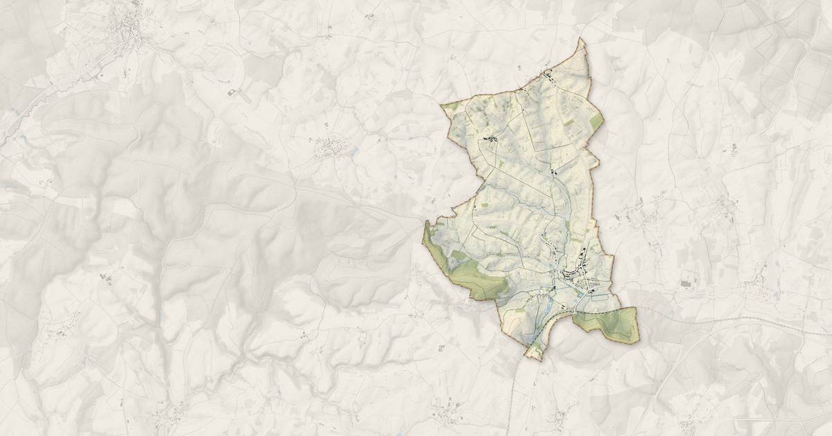 Portrait cartographique de Launois-sur-Vence : relief, eau, forêts, bâti et voies, calculés à partir des données de l'IGN