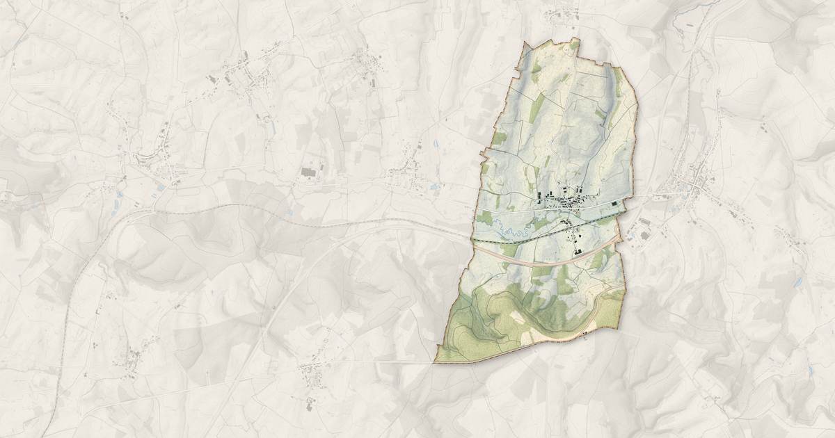 Portrait cartographique de Montigny-sur-Vence : relief, eau, forêts, bâti et voies, calculés à partir des données de l'IGN