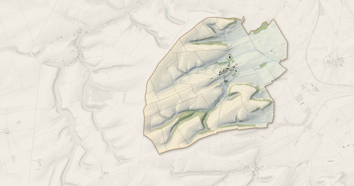 Portrait cartographique de Mont-Saint-Martin : relief, eau, forêts, bâti et voies, calculés à partir des données de l'IGN