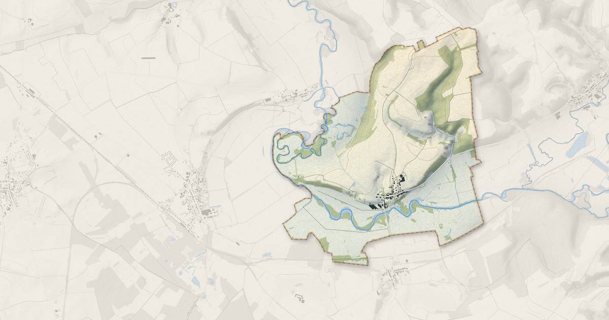 Portrait cartographique de Mouron : relief, eau, forêts, bâti et voies, calculés à partir des données de l'IGN